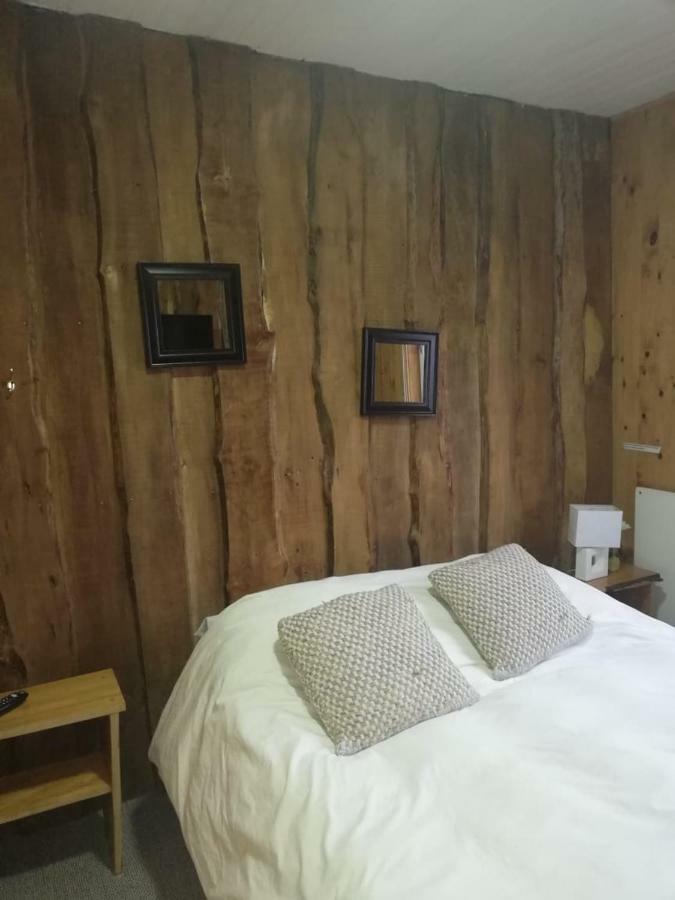 Hostal Plaza Chiloe Castro Exterior photo